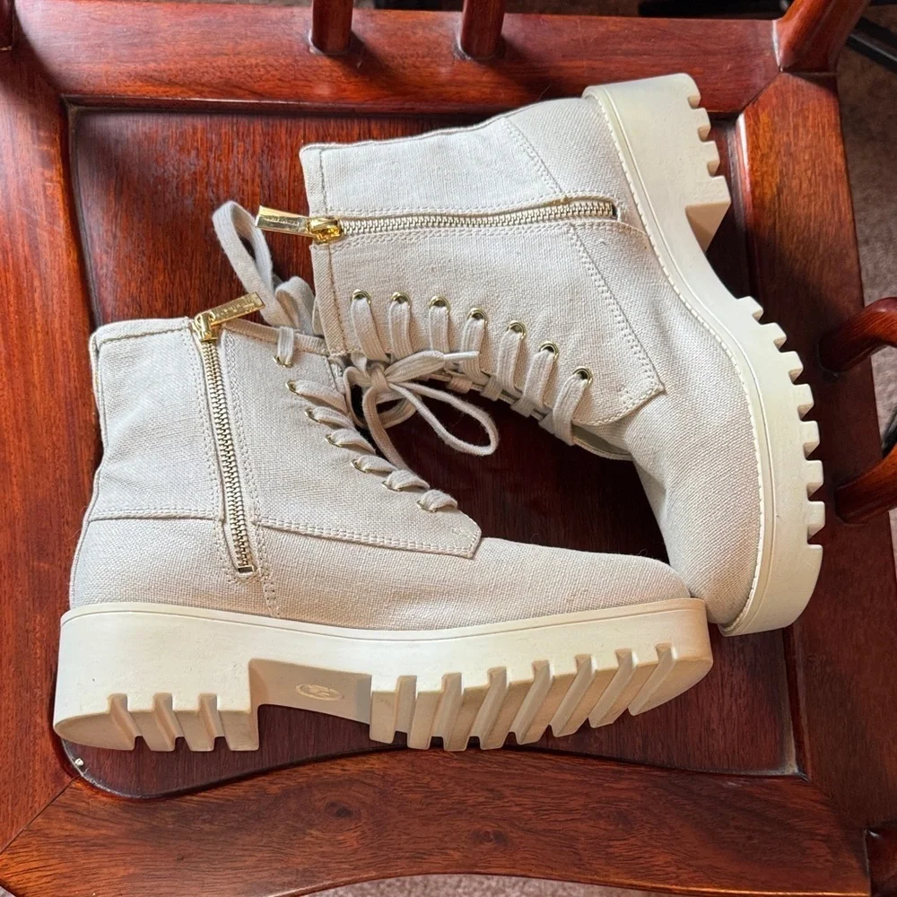 NWOT Michael Kors Tan Canvas Zipper/Lace Ankle Boots Combat Faux Suede Inside